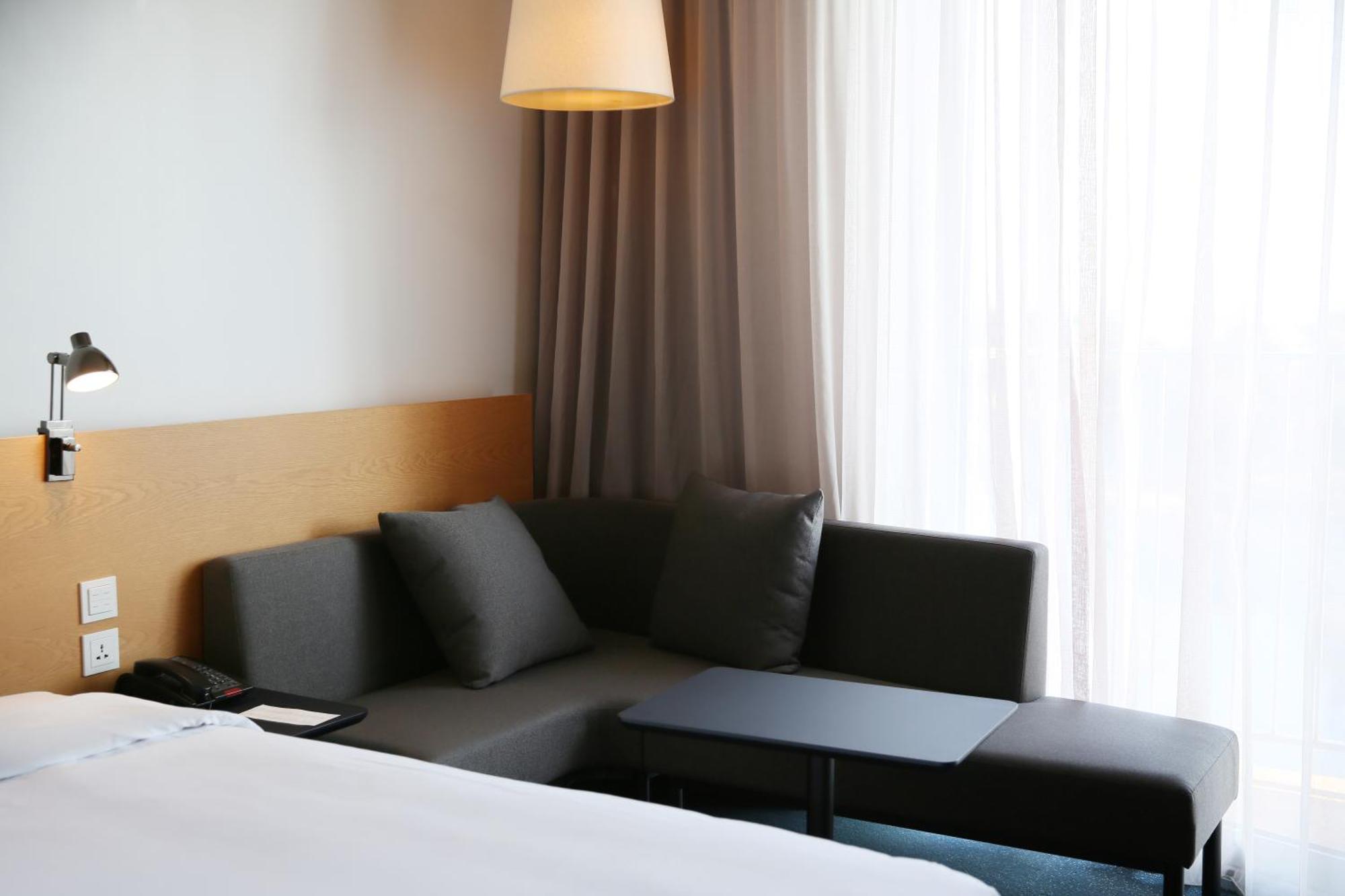 Nest Hotel Incheon Exterior foto A sofa bed